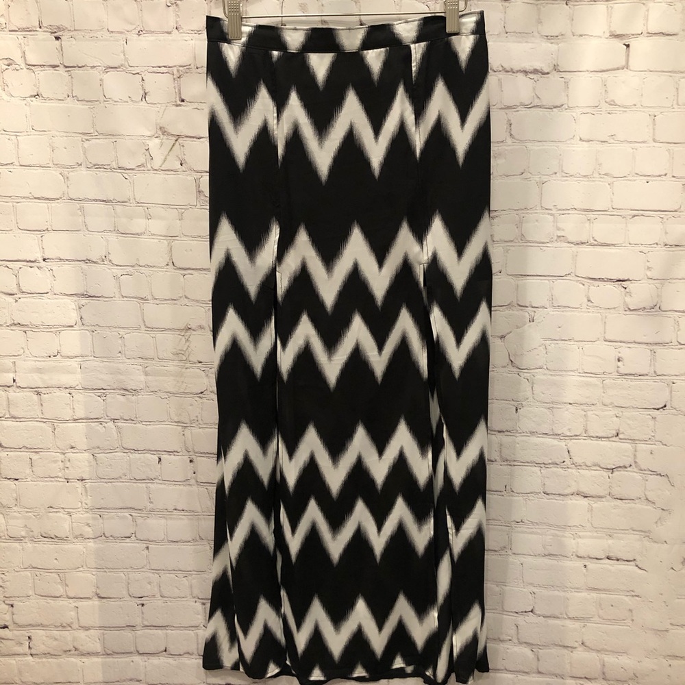 Be Cool Black White Chevron Maxi Skirt NWOT